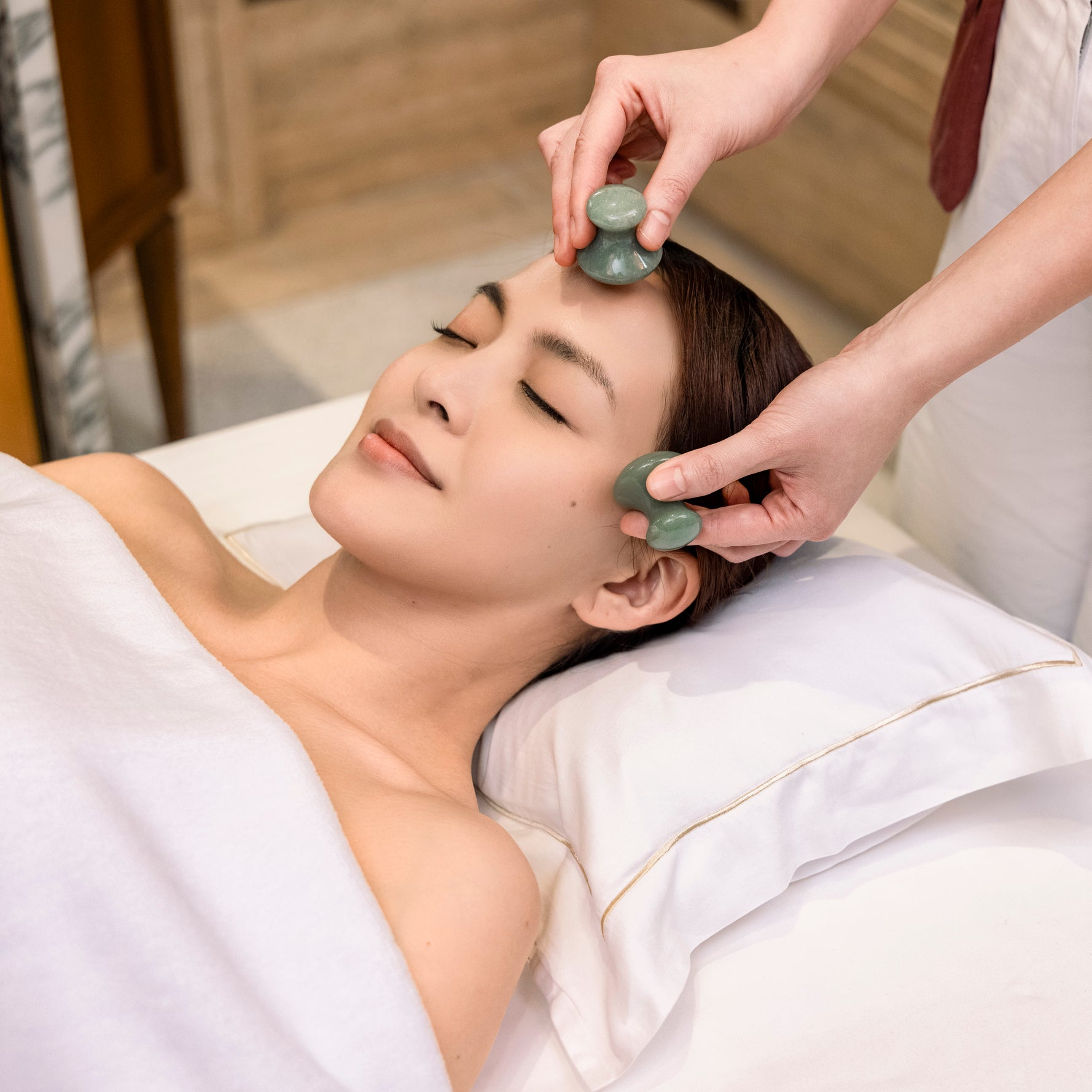Gift Card: Facial 'Silky Glow' at Asaya Spa by Guerlain (90 mins.)