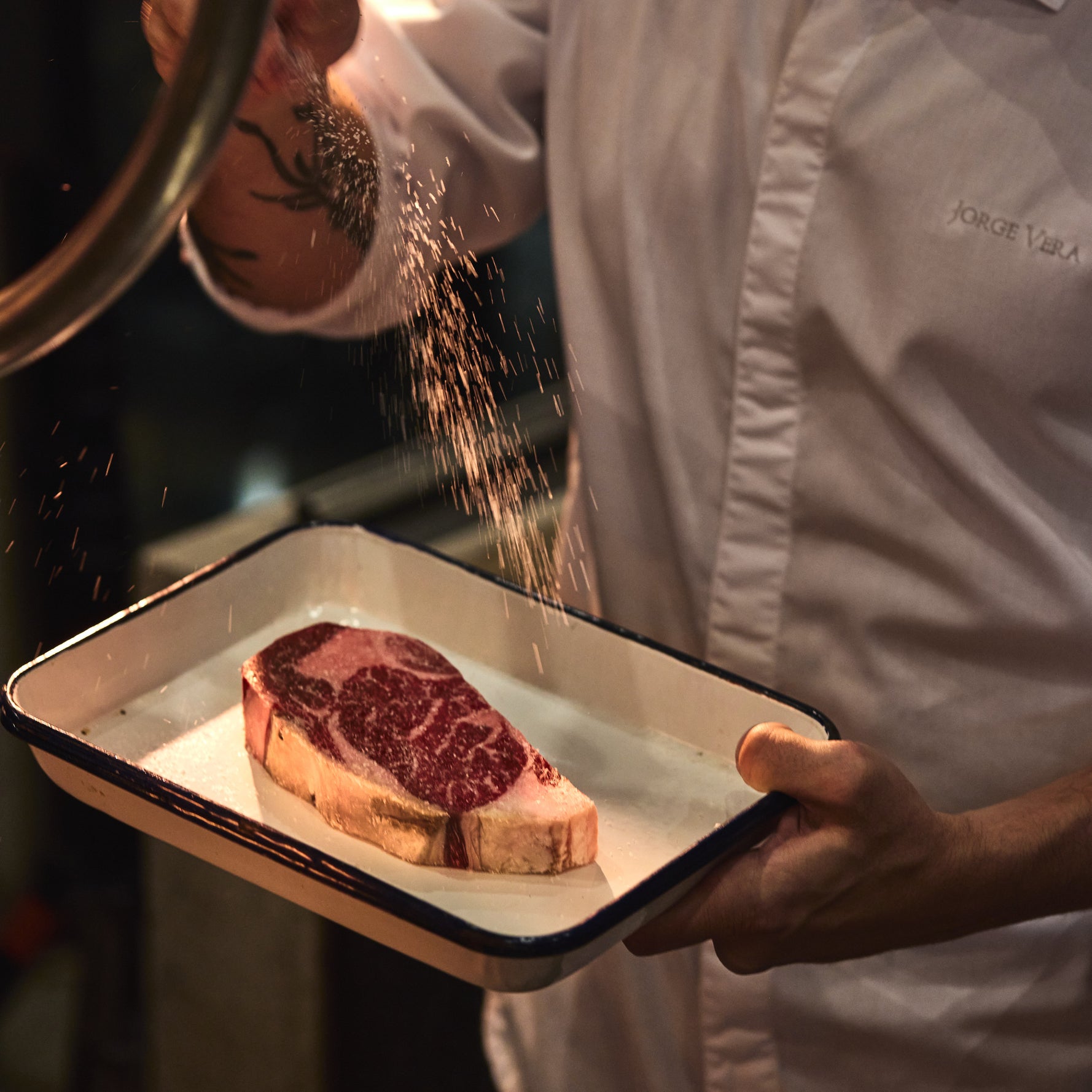 瑰丽圣诞节香烤连骨肉眼扒套餐