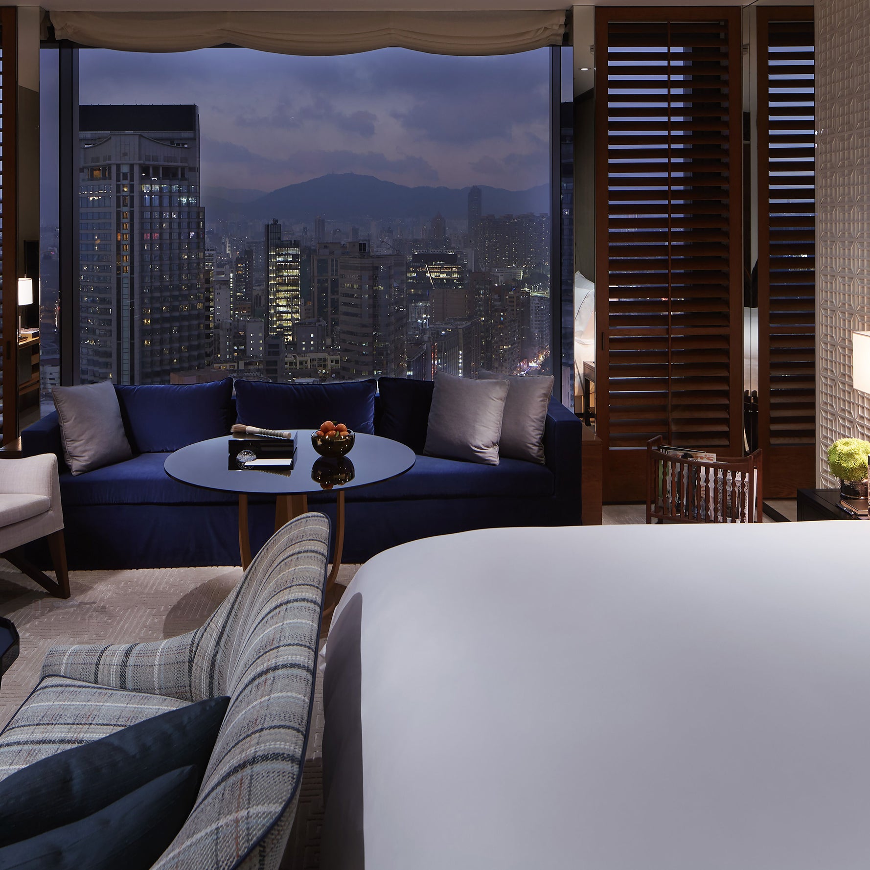 瑰丽礼品卡 - 九龙山景套房住宿及享用行政廊瑞阁 (二人)