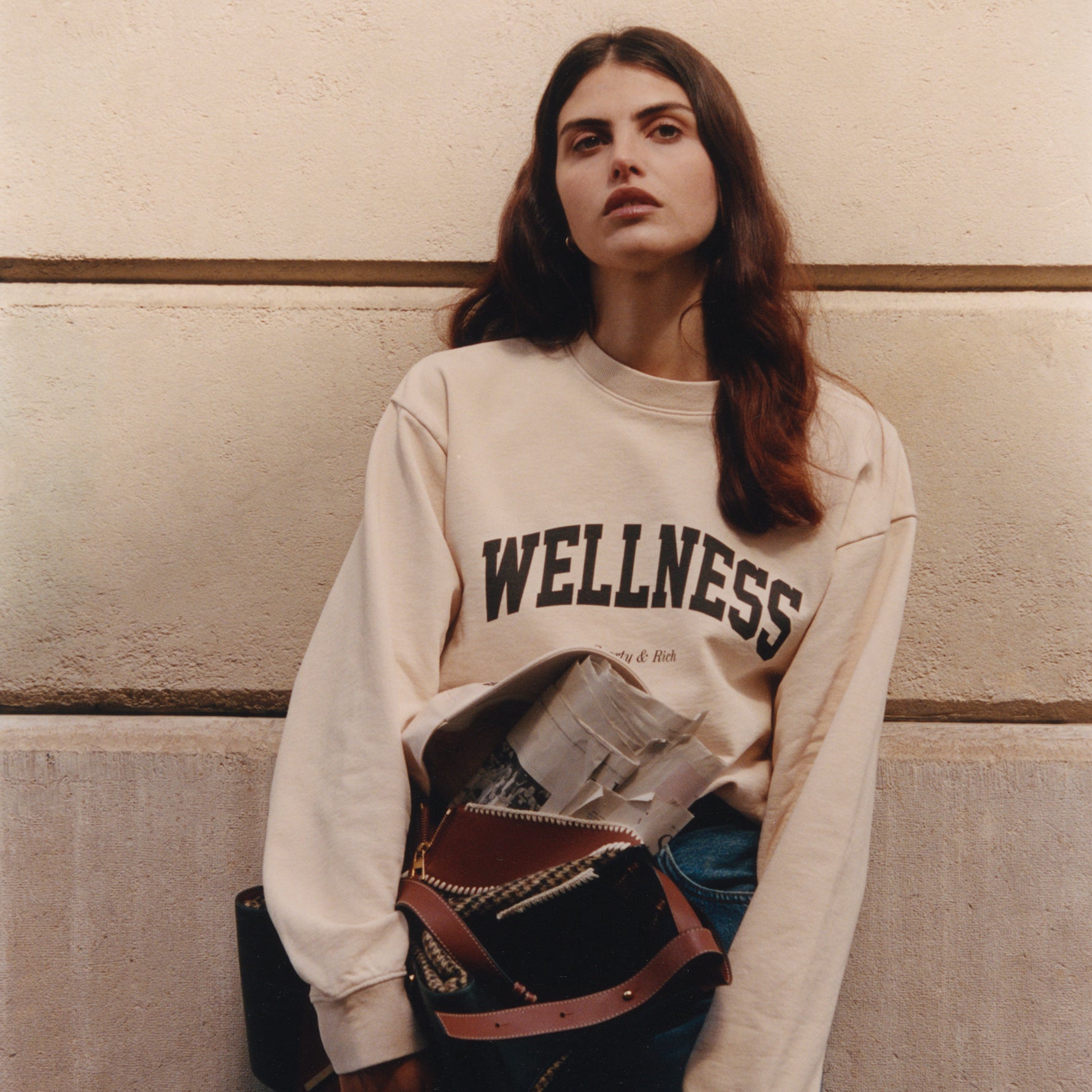 Sporty & Rich - Wellness Ivy Crewneck Cream Chocolate