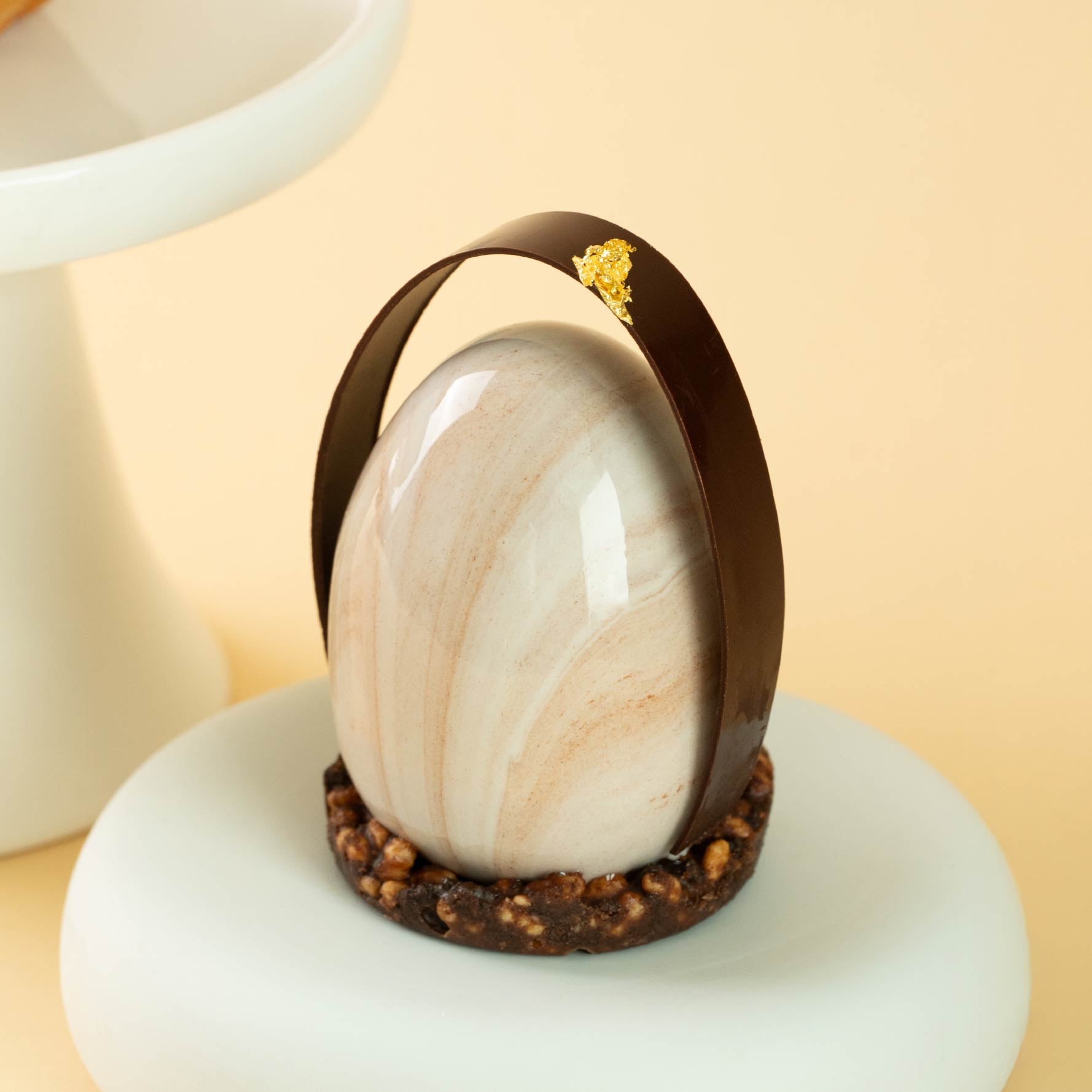 Marble Chocolate Tonka Easter Egg Cake