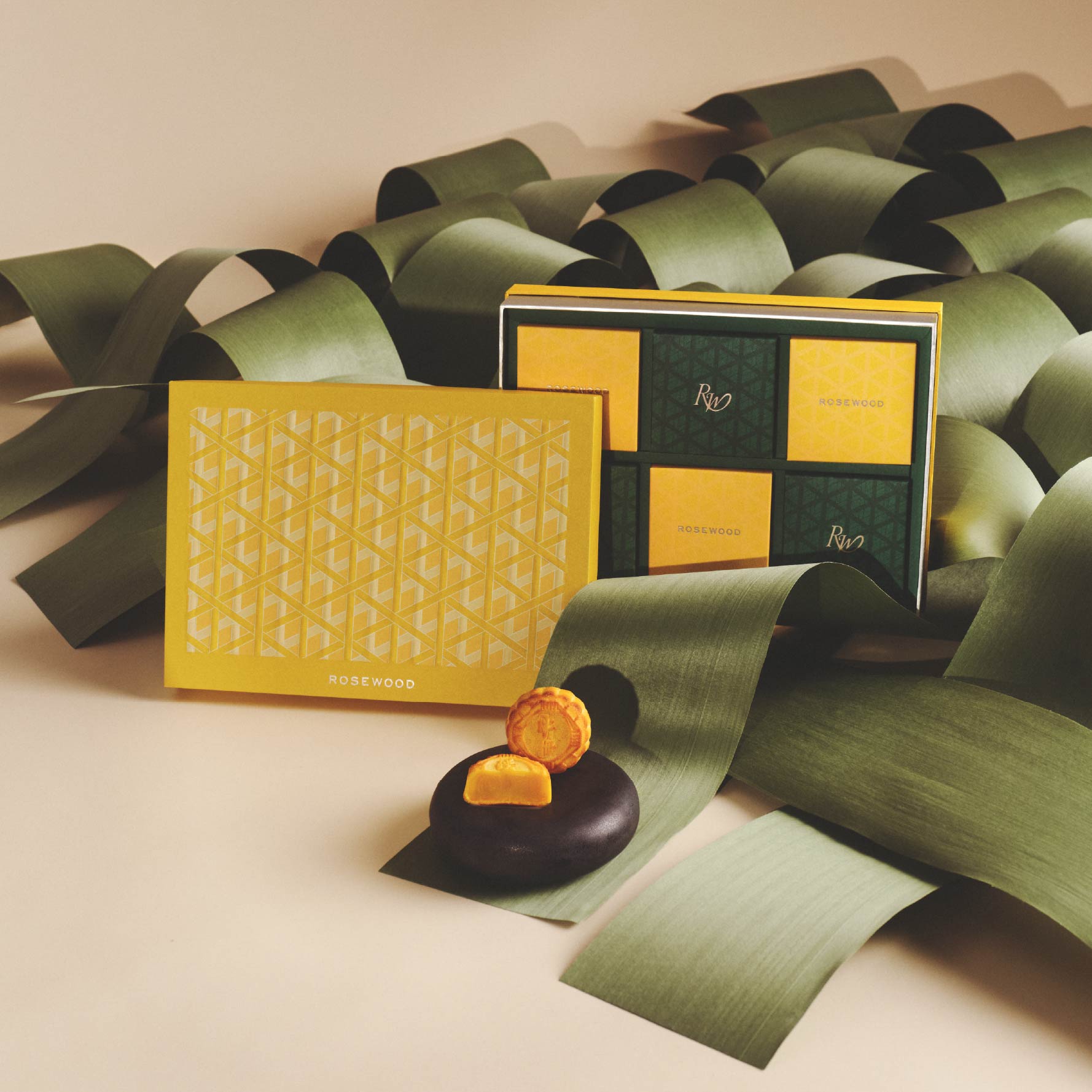 The Legacy House Mini Egg Custard Mooncakes  (6 pcs)