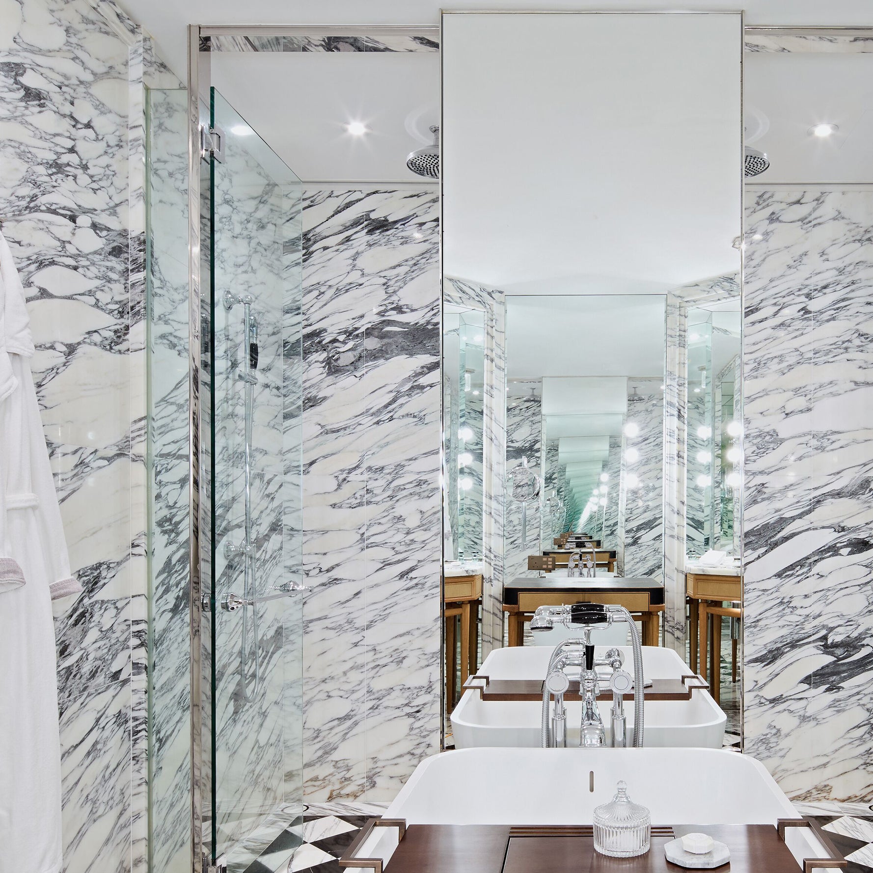 Gift Card: Stay in Harbour View Room Including Breakfast At Holt's Cafe For Two